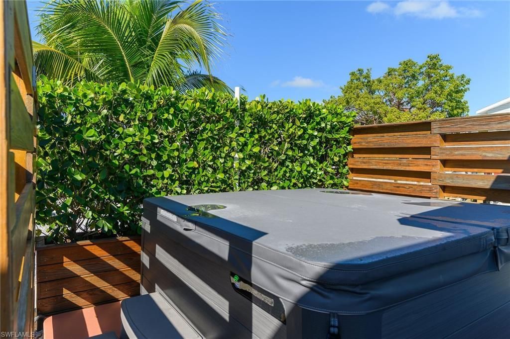 639 Palm Ave, Goodland, FL 34140 Photo