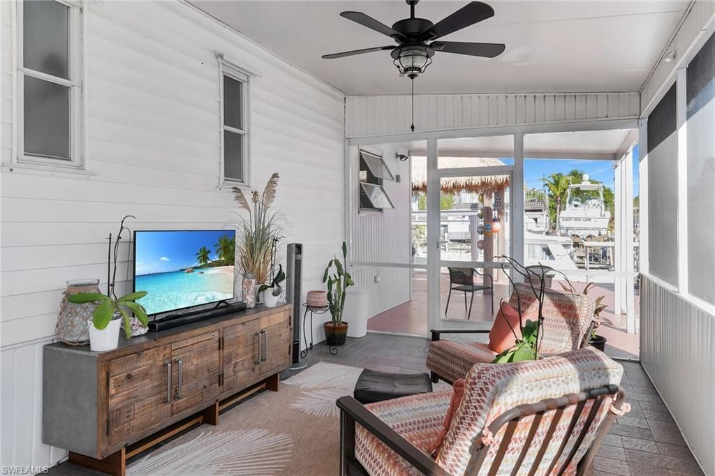 639 Palm Ave, Goodland, FL 34140 Photo