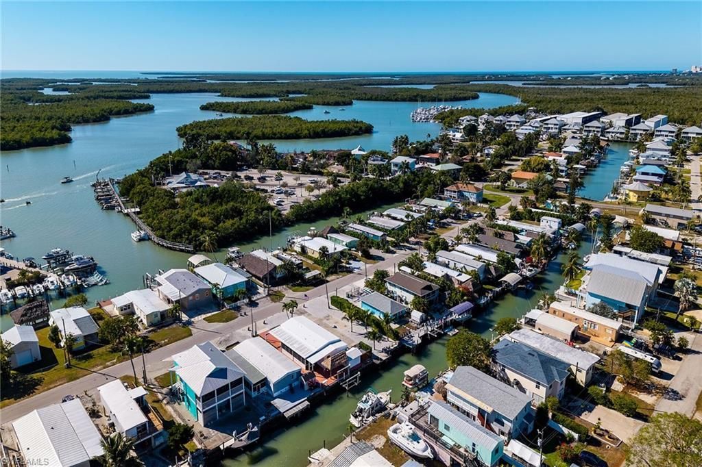 639 Palm Ave, Goodland, FL 34140 Photo