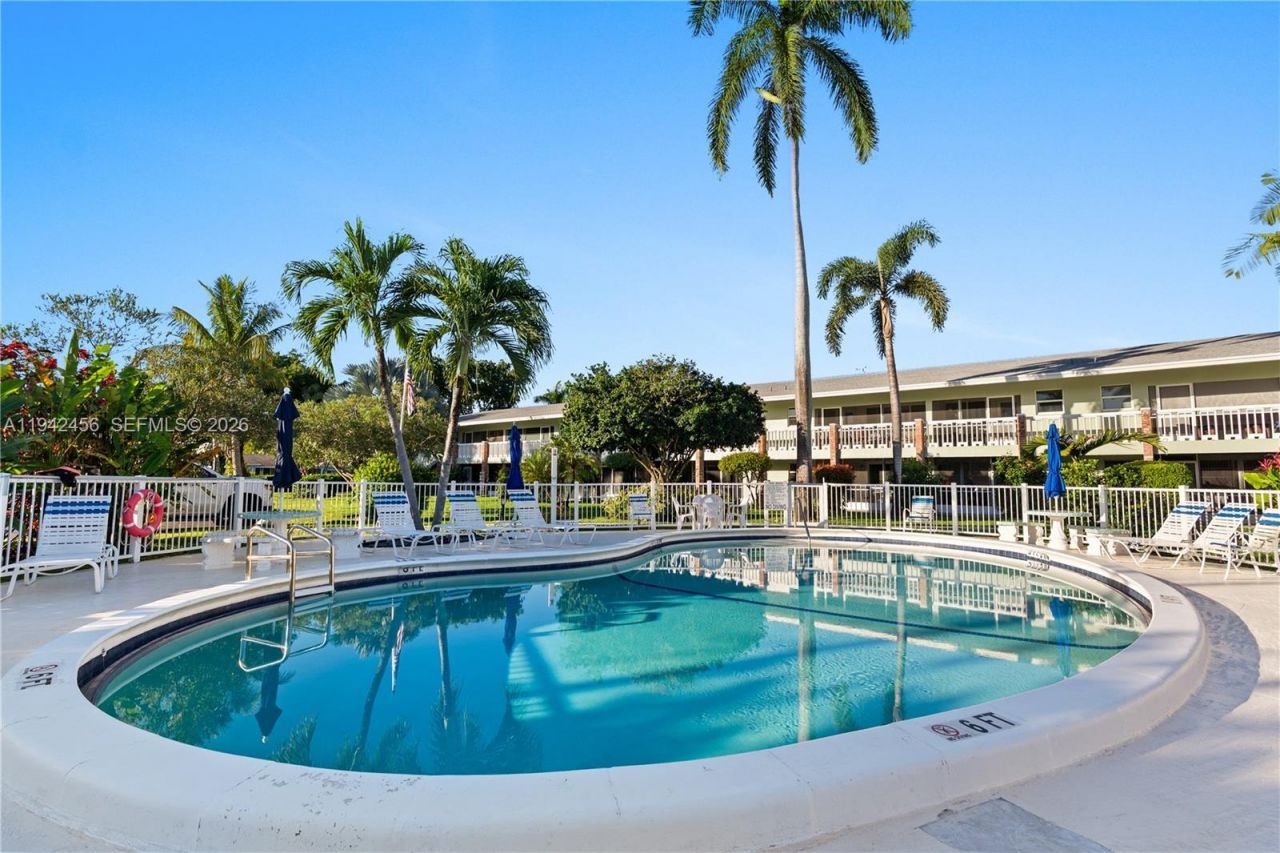 2541 NE 11th St, Unit 212, Pompano Beach, FL 33062 Photo