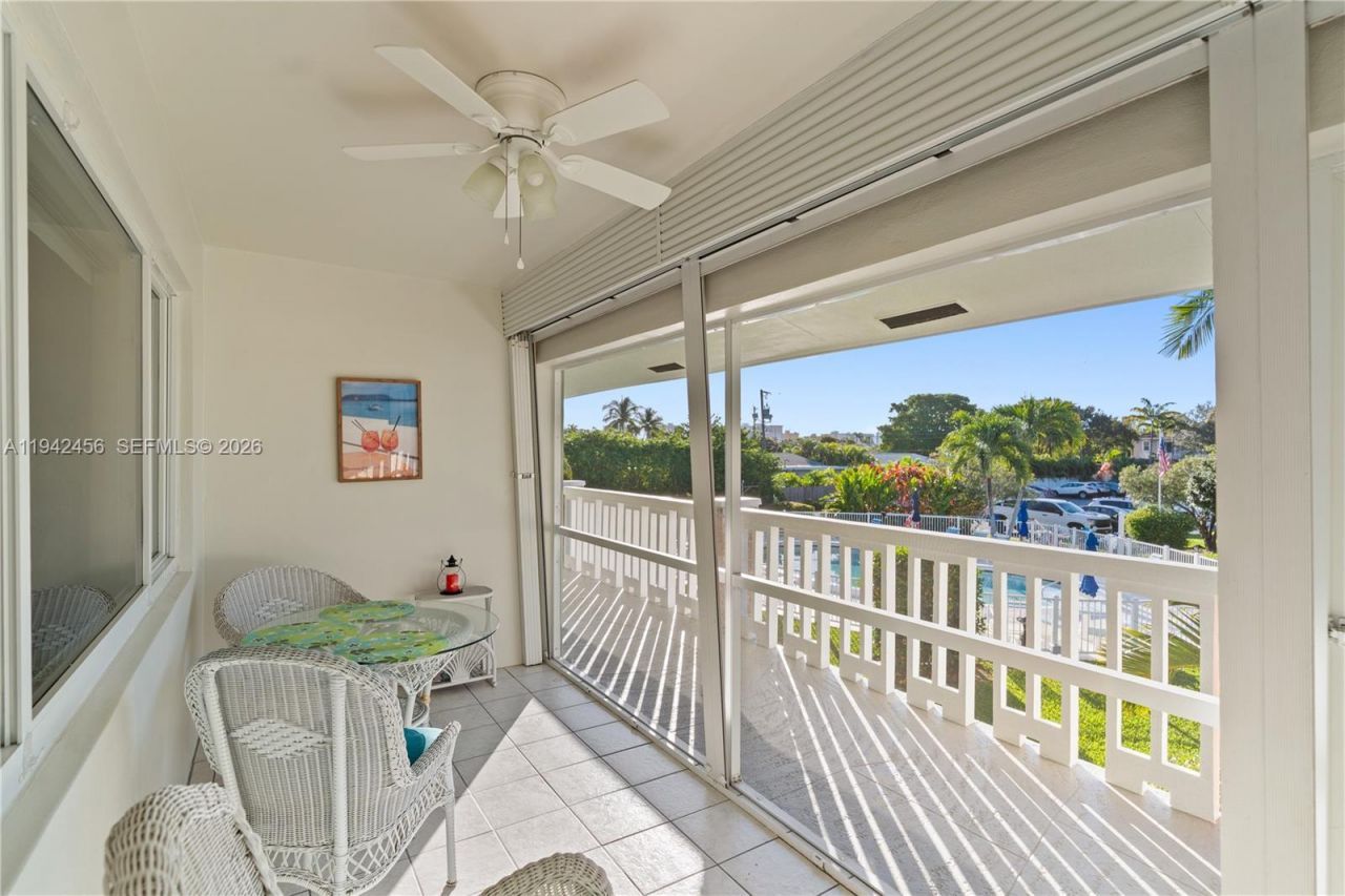 2541 NE 11th St, Unit 212, Pompano Beach, FL 33062 Photo