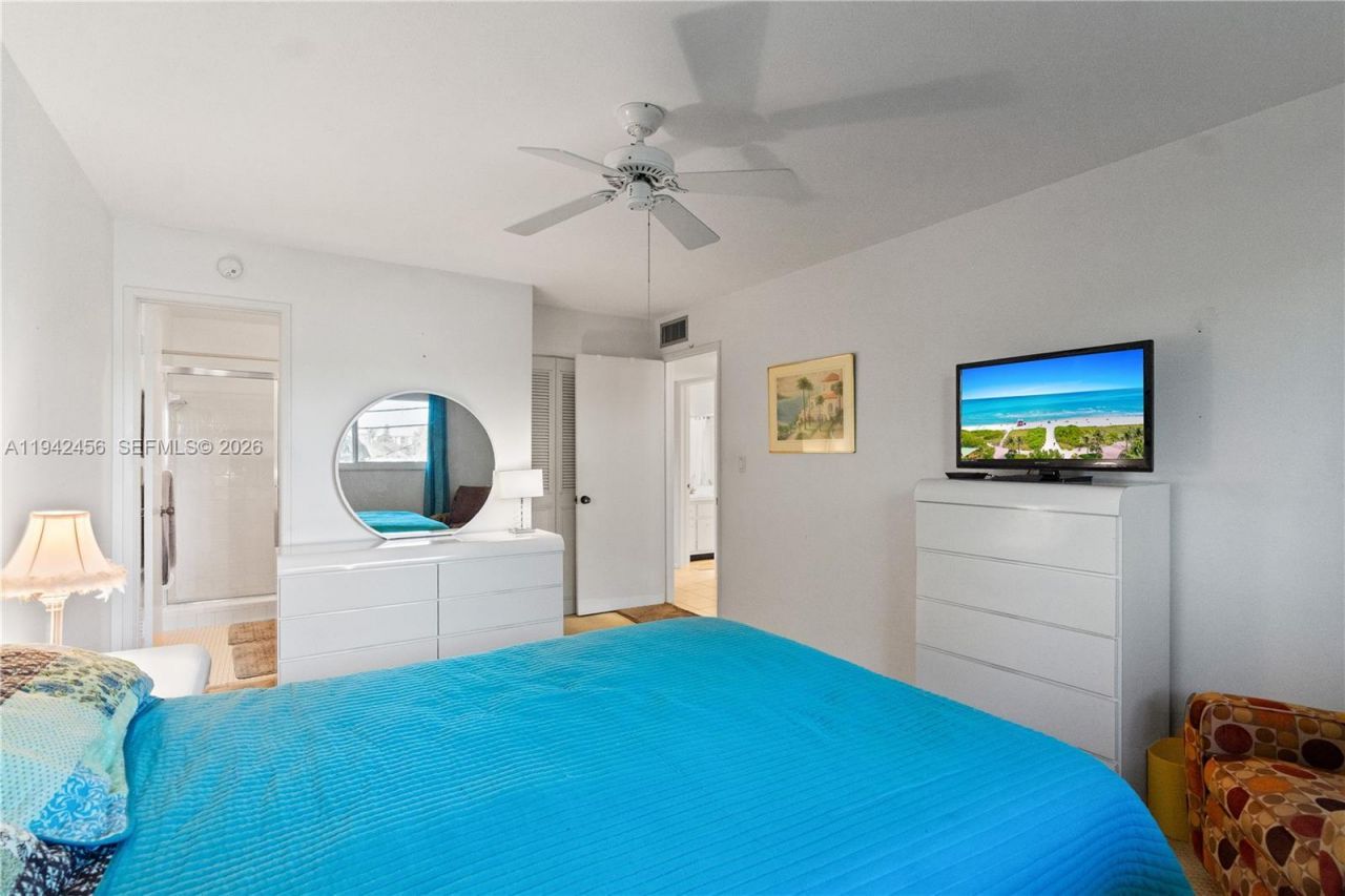 2541 NE 11th St, Unit 212, Pompano Beach, FL 33062 Photo