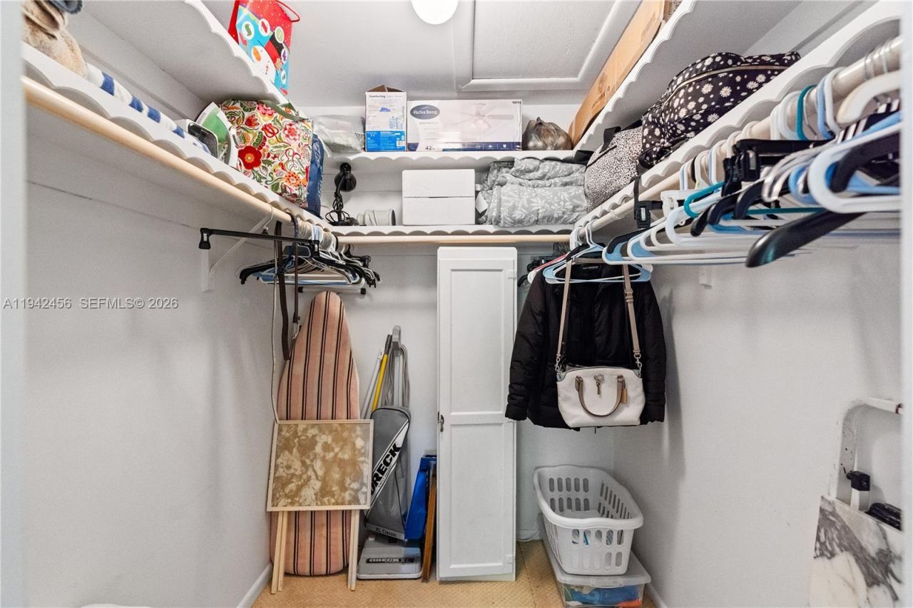 2541 NE 11th St, Unit 212, Pompano Beach, FL 33062 Photo