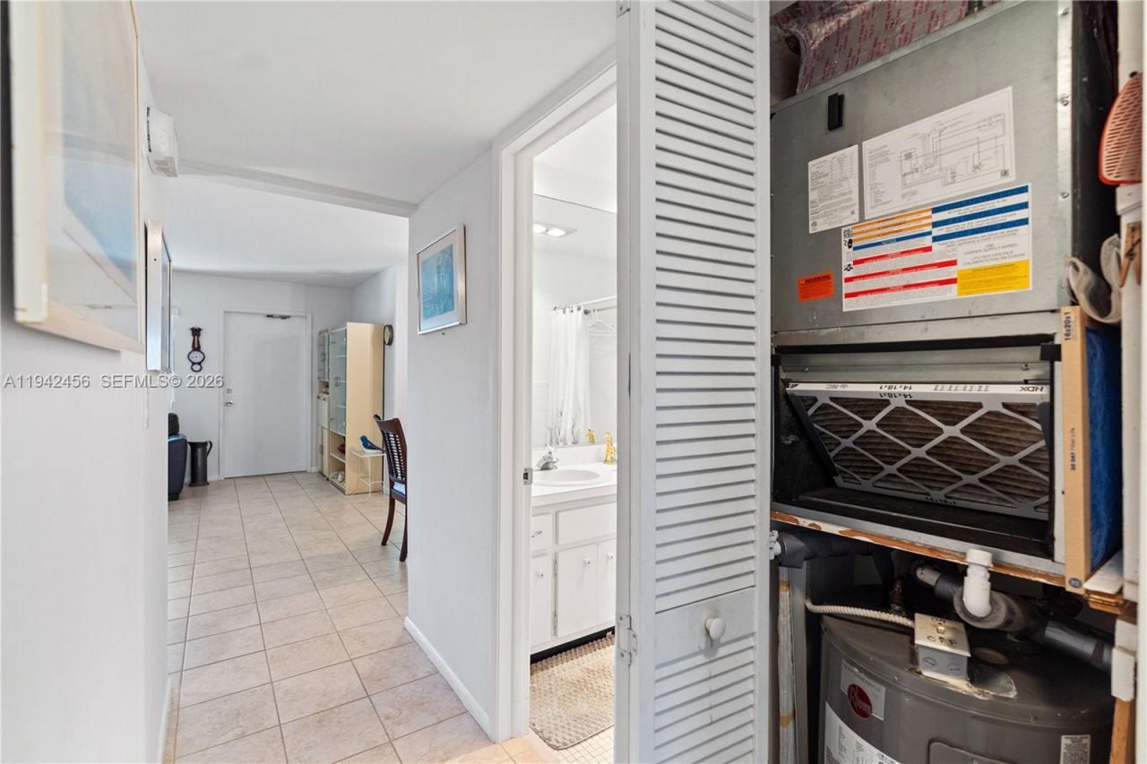 2541 NE 11th St, Unit 212, Pompano Beach, FL 33062 Photo