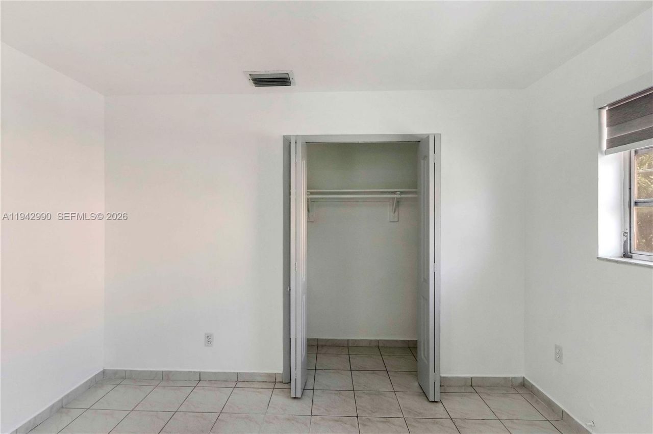 642 E 2nd Av, Unit A, Hialeah, FL 33010 Photo