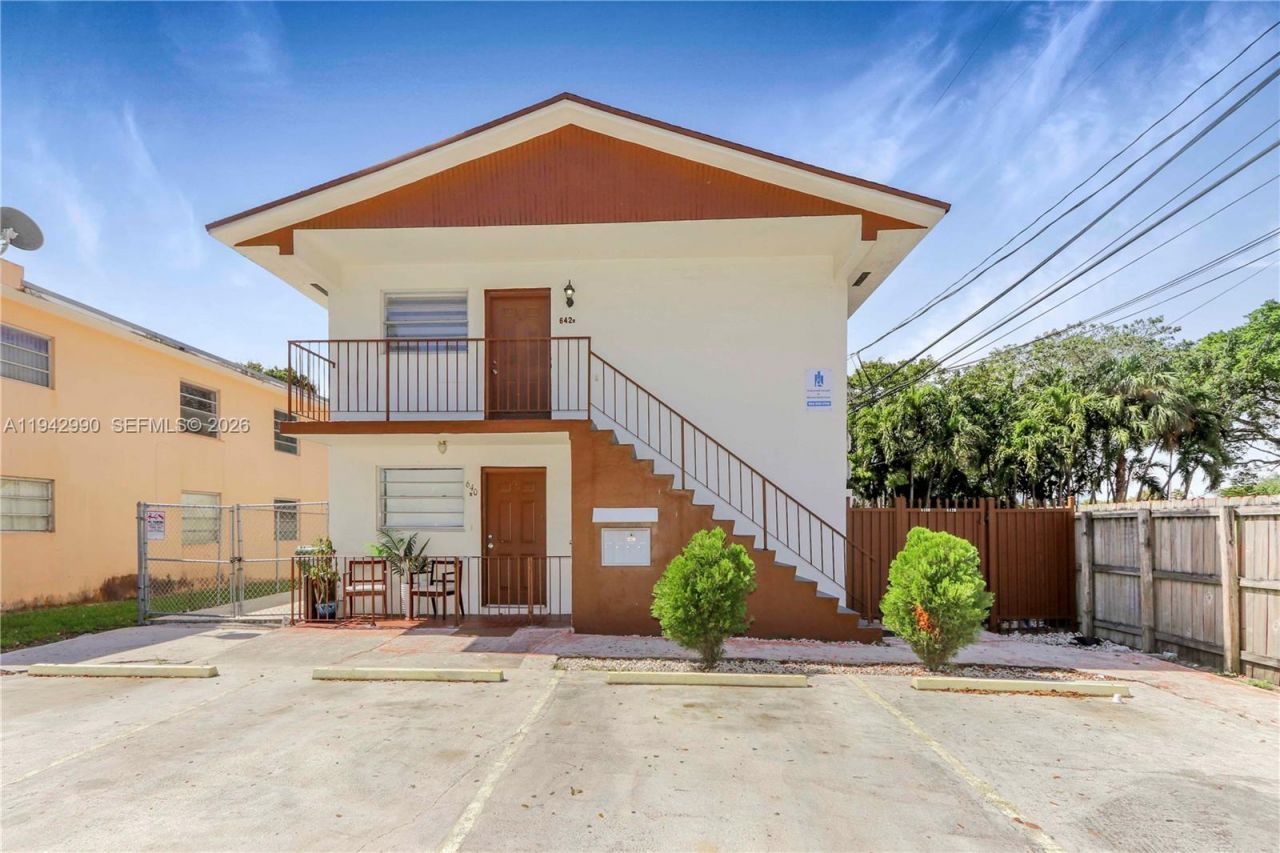 642 E 2nd Av, Unit A, Hialeah, FL 33010 Photo