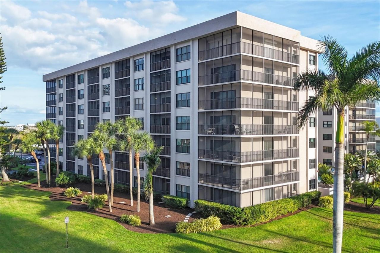 1001 Benjamin Franklin Drive, Unit 403, Sarasota, FL 34236 Photo