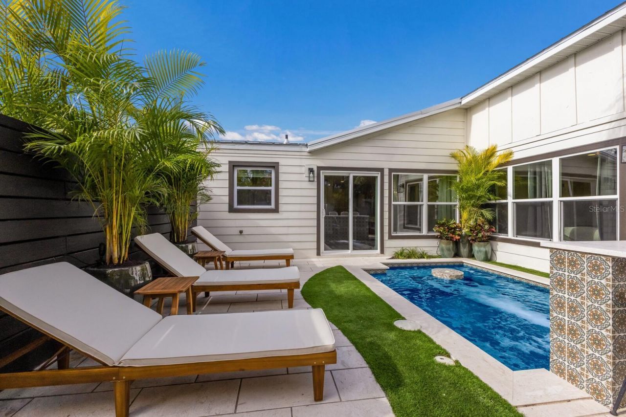 213 83rd Street, Unit EAST Villa, Holmes Beach, FL 34217 Photo