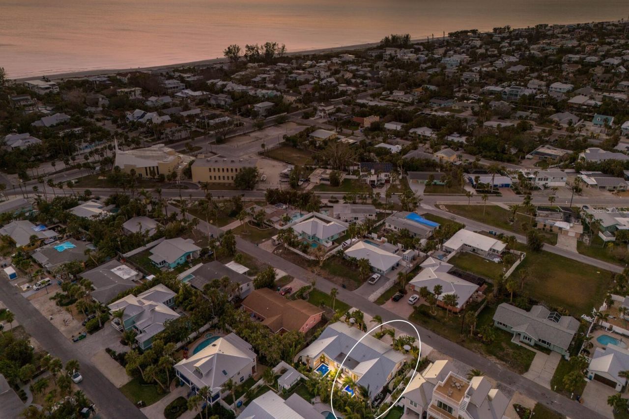 213 83rd Street, Unit EAST Villa, Holmes Beach, FL 34217 Photo