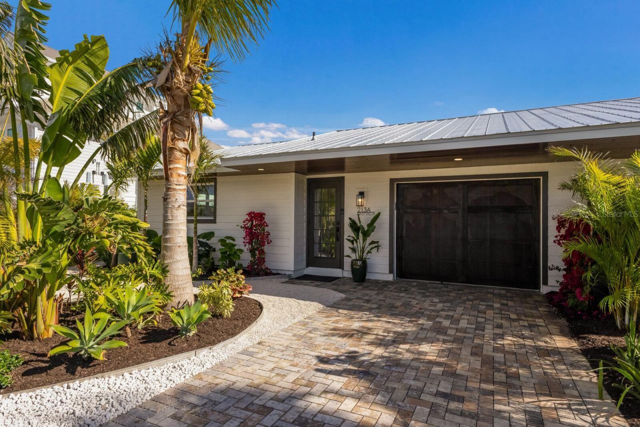 213 83rd Street, Unit EAST Villa, Holmes Beach, FL 34217 Photo