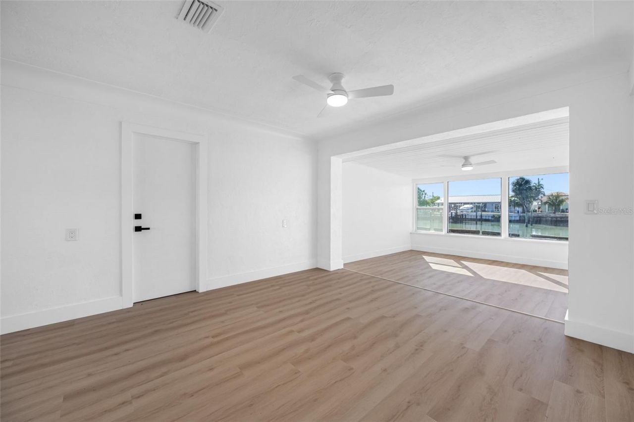 7930 Causeway Boulevard S, Saint Petersburg, FL 33707 Photo