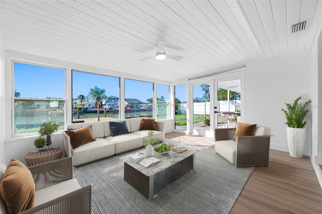 7930 Causeway Boulevard S, Saint Petersburg, FL 33707 Photo