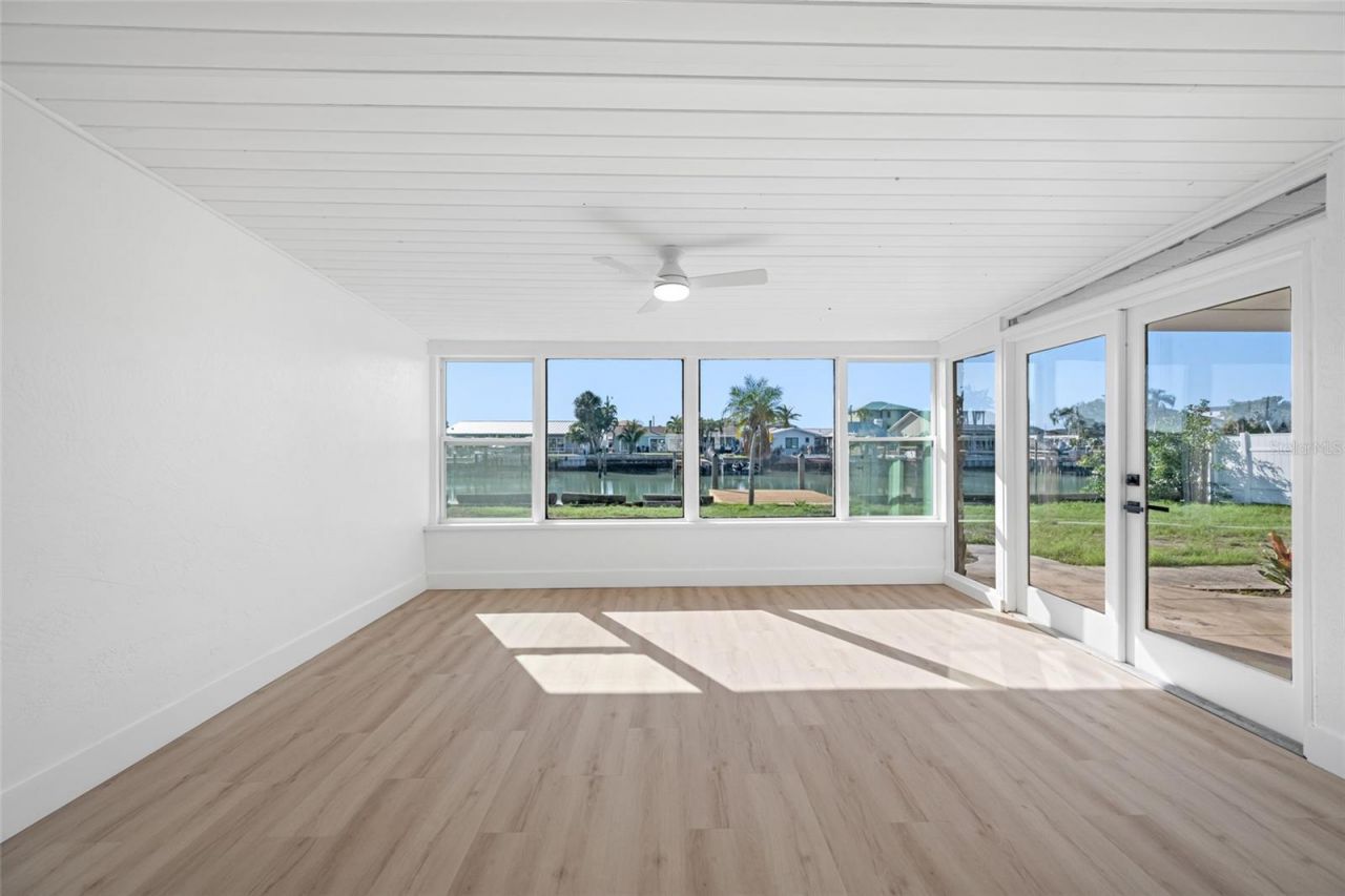 7930 Causeway Boulevard S, Saint Petersburg, FL 33707 Photo