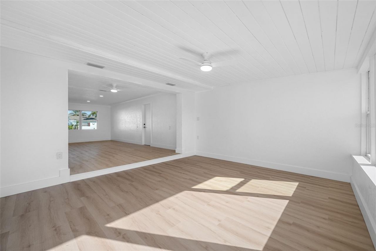 7930 Causeway Boulevard S, Saint Petersburg, FL 33707 Photo