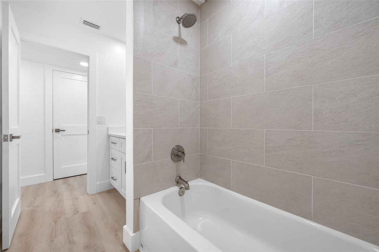 7930 Causeway Boulevard S, Saint Petersburg, FL 33707 Photo