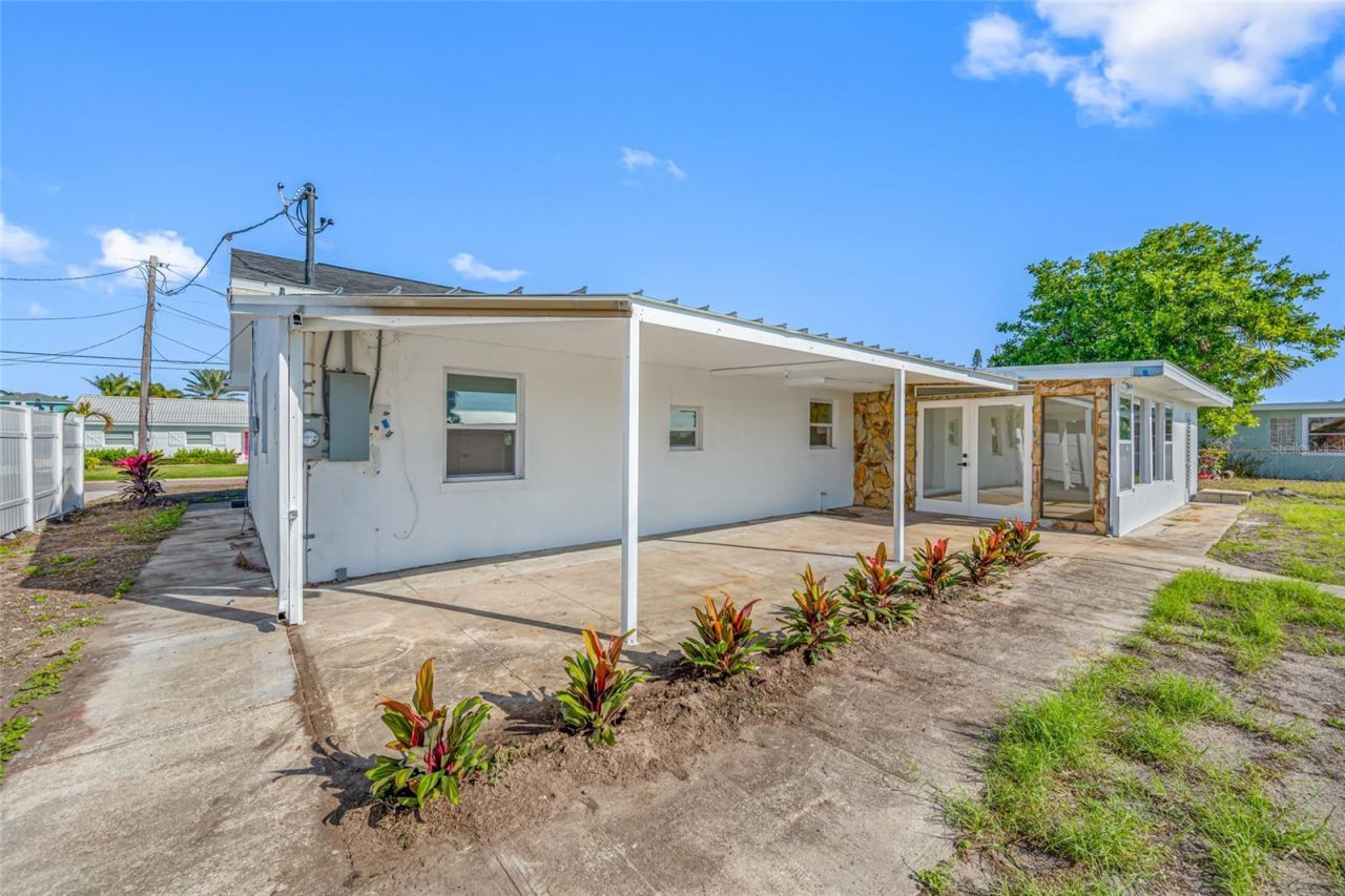 7930 Causeway Boulevard S, Saint Petersburg, FL 33707 Photo