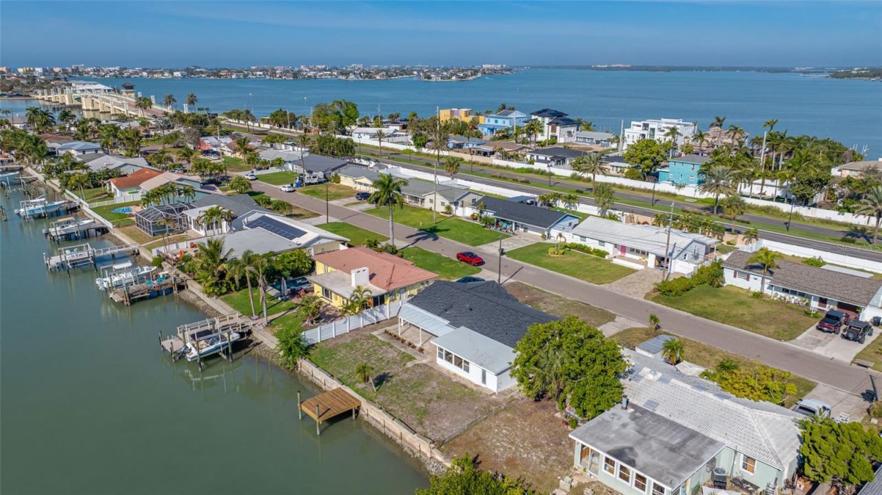 7930 Causeway Boulevard S, Saint Petersburg, FL 33707 Photo