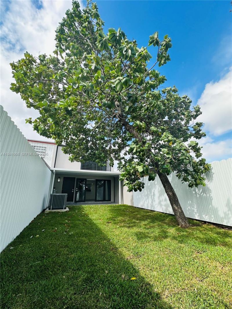 7157 W 19th Ct, Unit 7157, Hialeah, FL 33014 Photo