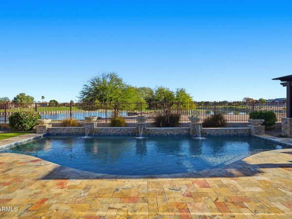 6679 S LYON Drive, Gilbert, AZ 85298