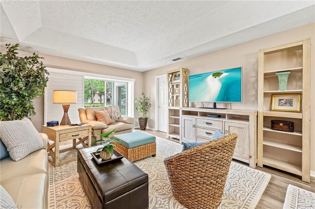 529 Mardel Dr, Unit 304, Naples, FL 34104 Photo