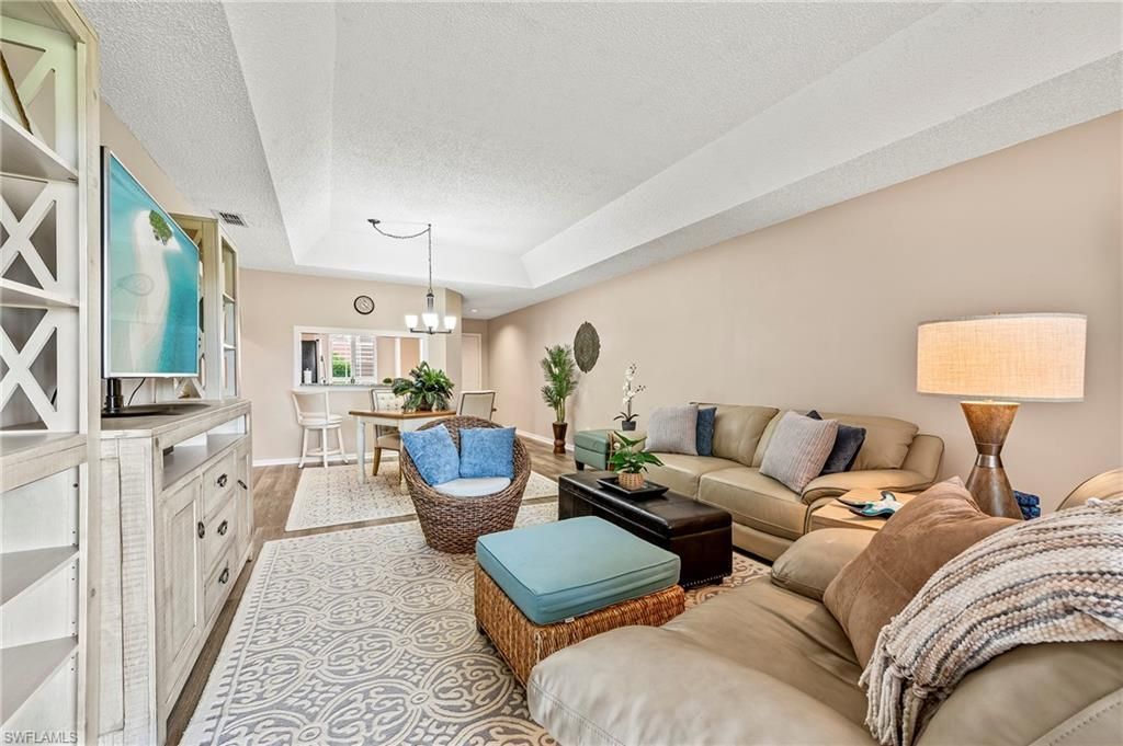 529 Mardel Dr, Unit 304, Naples, FL 34104 Photo