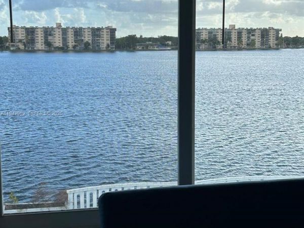 1150 NE 191st St, Unit 45, Miami, FL 33179