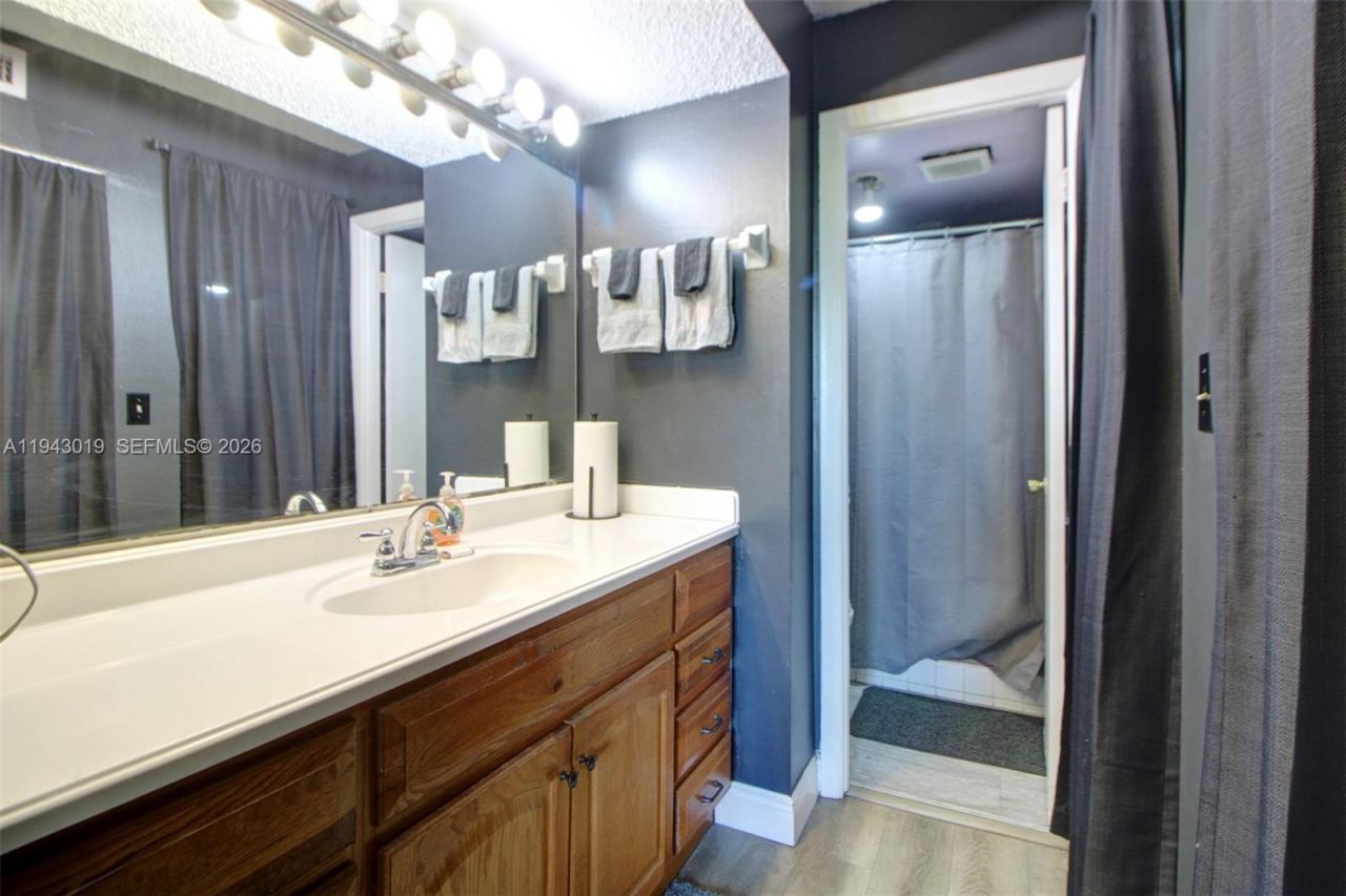 6190 Woodlands Blvd, Unit 312, Tamarac, FL 33319 Photo