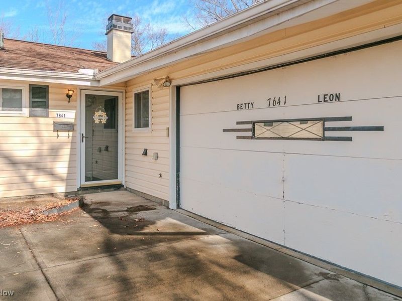 7641 Fern Drive, Mentor on the Lake, OH 44060 Photo 2