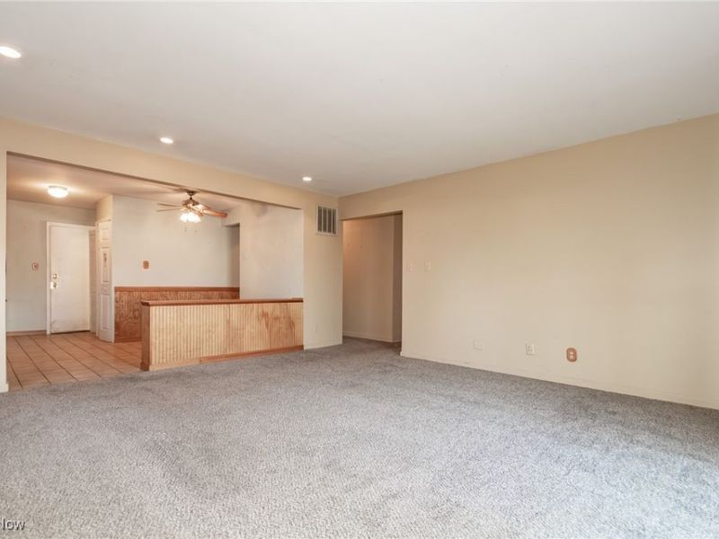 7641 Fern Drive, Mentor on the Lake, OH 44060 Photo 3