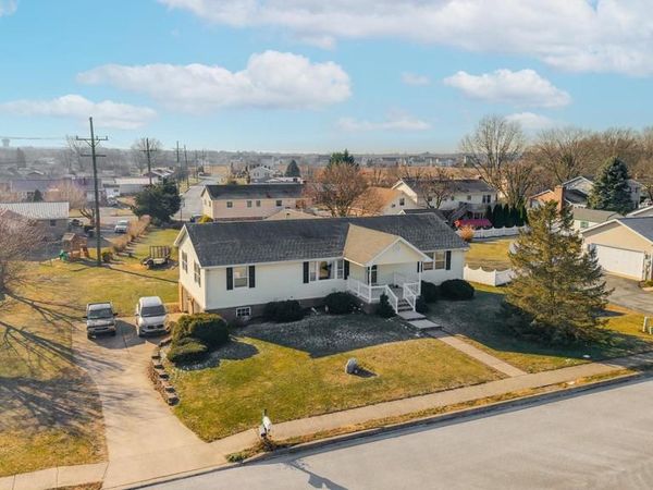 408 CAROLLE ST, GREENCASTLE, PA 17225