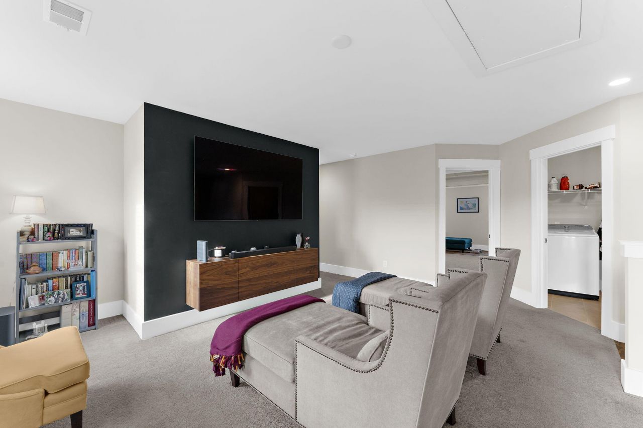 1912 Duford Road Photo 23