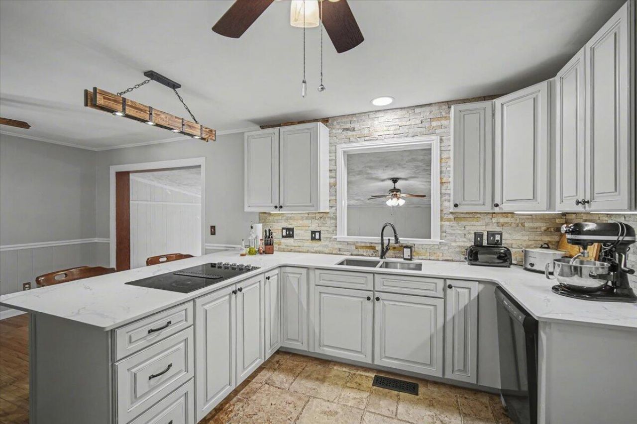 1225 Hillside Drive Photo 10