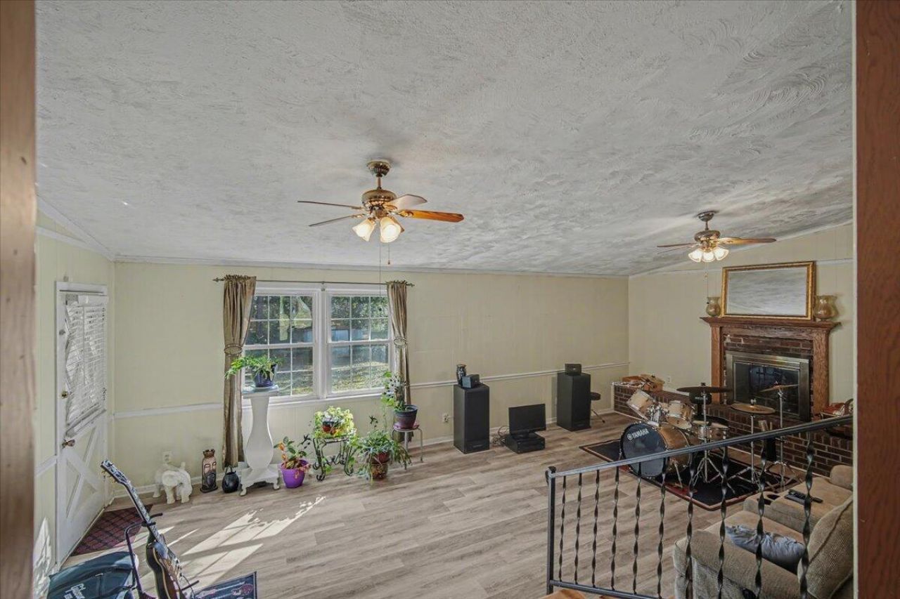 1225 Hillside Drive Photo 11