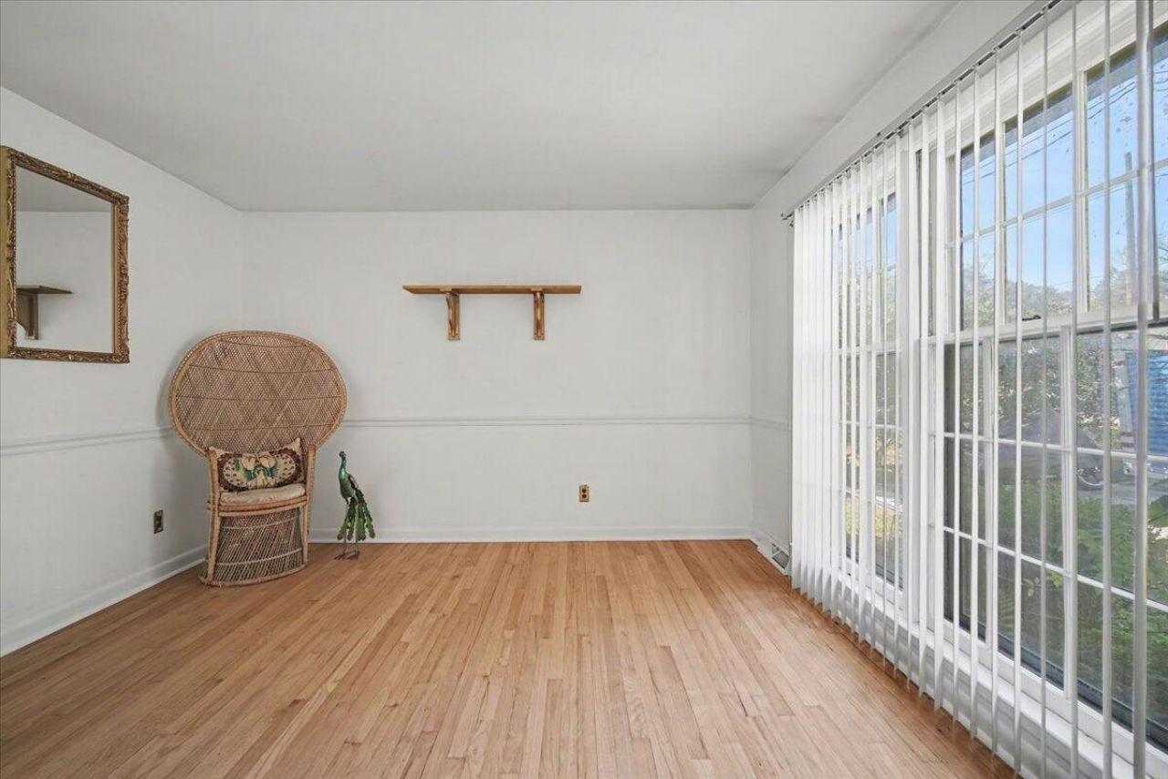 1225 Hillside Drive Photo 4