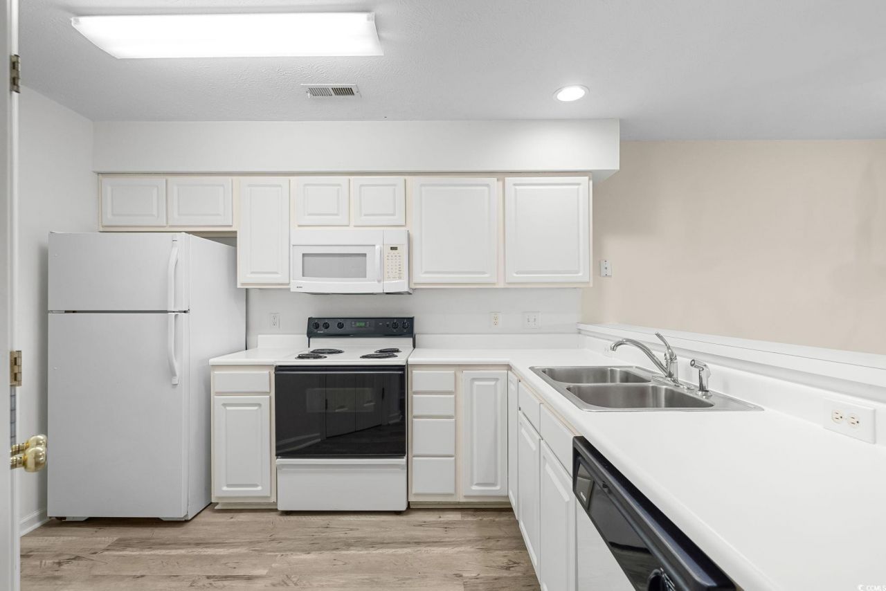 412 Pinehurst Ln. Photo 9