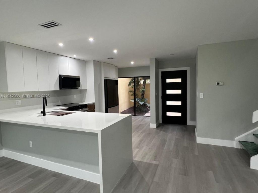 9853 Costa Del Sol Blvd, Unit 103-F, Doral, FL 33178 Photo