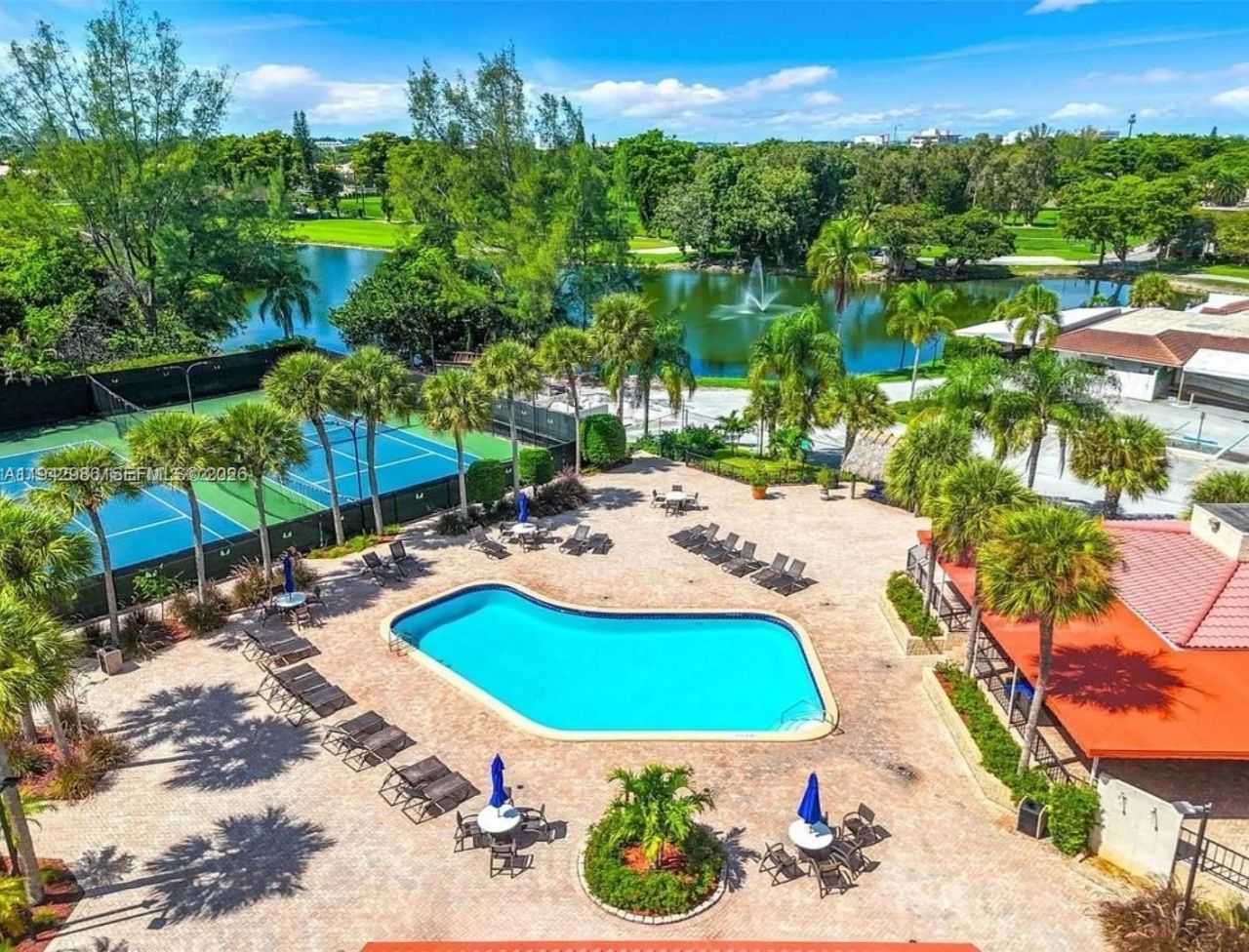 9853 Costa Del Sol Blvd, Unit 103-F, Doral, FL 33178 Photo