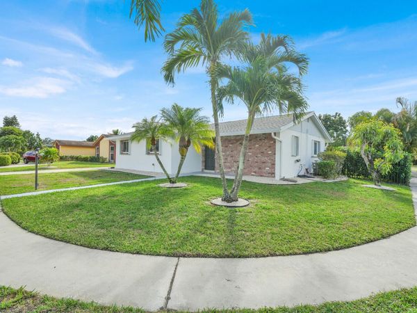 6524 Sleepy Willow Way, Delray Beach, FL 33484