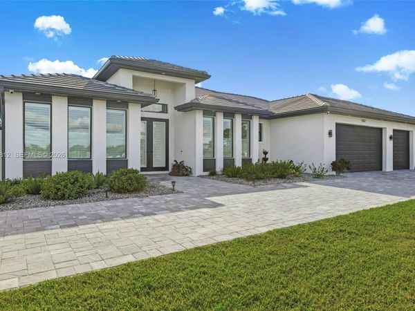 1102 Mohawk Parkway , Cape Coral, FL 33914