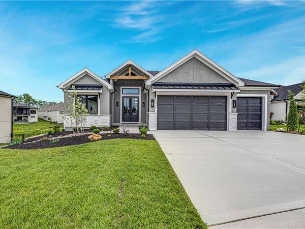 24999 W 98th Place, Lenexa, KS 66227