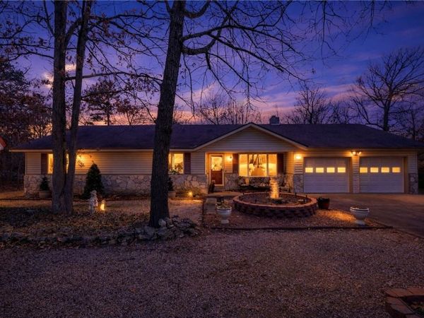 48 S Hills Loop, Holiday Island, AR 72631