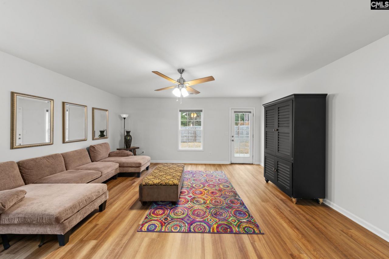 270 Gardenwalk Drive  Photo 4