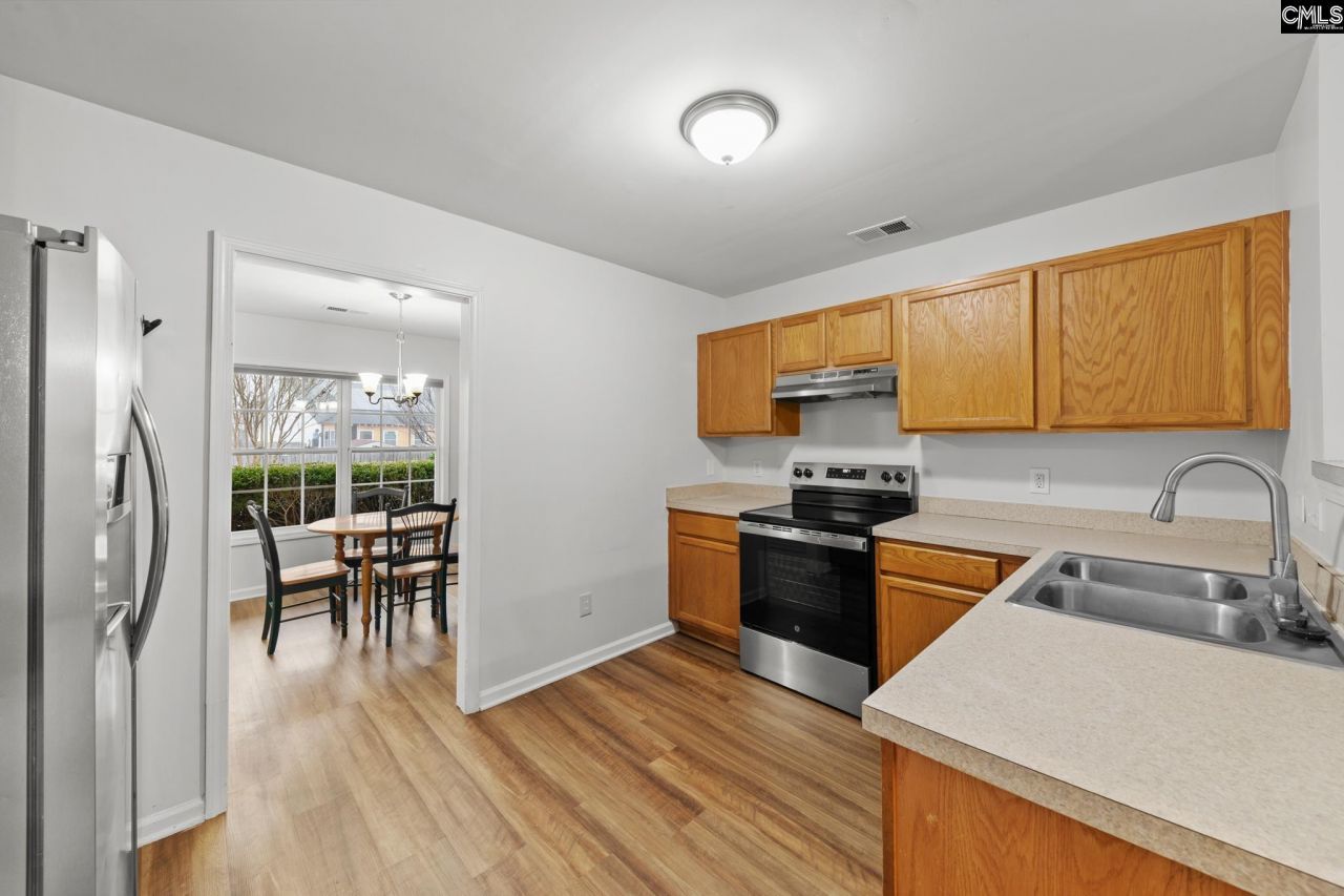 270 Gardenwalk Drive  Photo 5