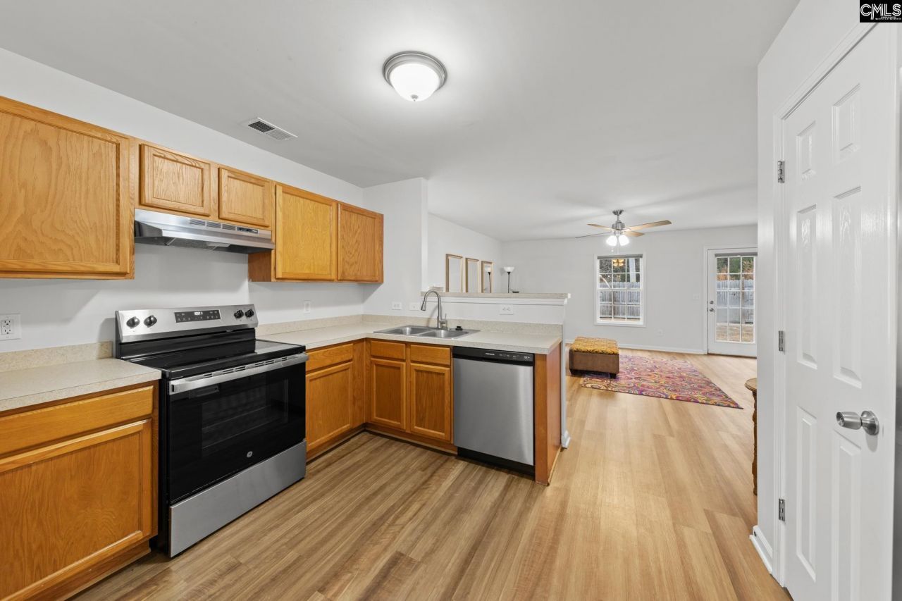 270 Gardenwalk Drive  Photo 6