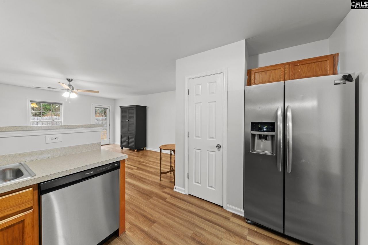 270 Gardenwalk Drive  Photo 7