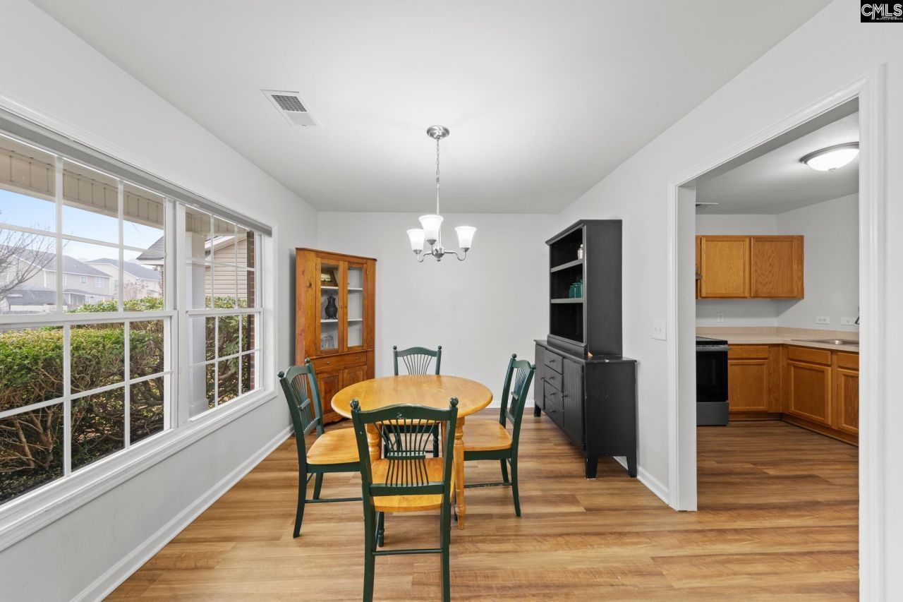 270 Gardenwalk Drive  Photo 8