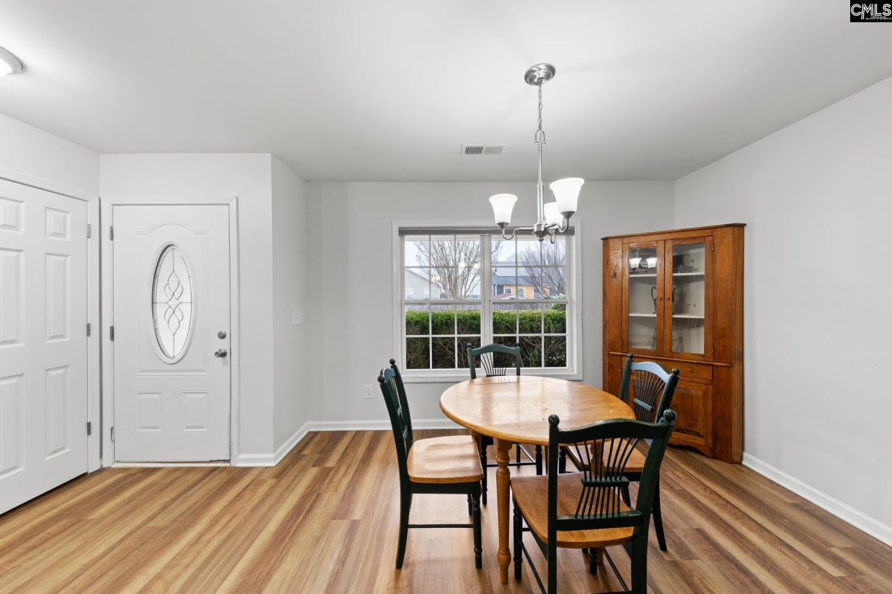 270 Gardenwalk Drive  Photo 9