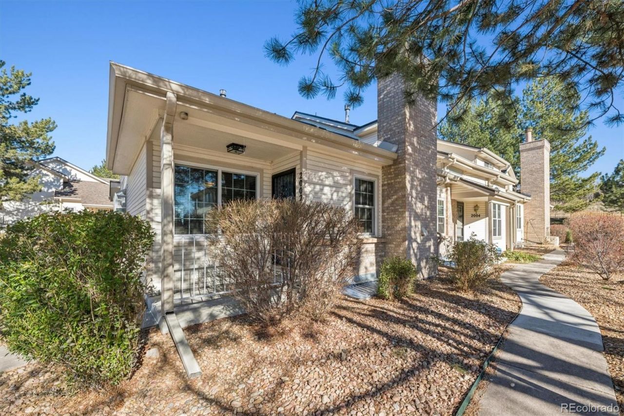 2002 S Xenia Way, Denver, CO 80231 Main Photo