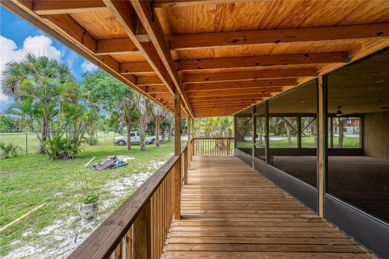 576 Marshall Rd, West Palm Beach, FL 33413 Photo