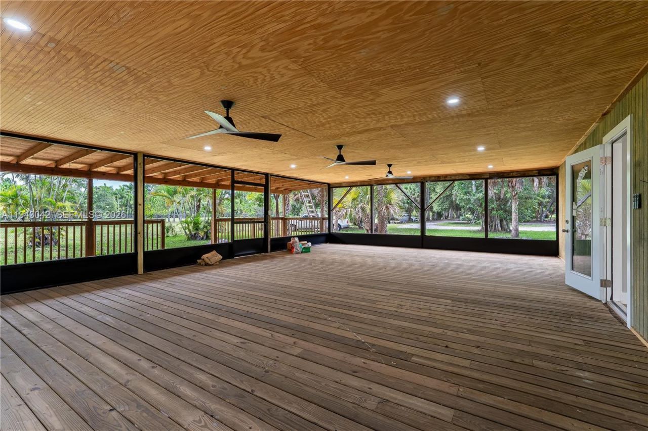 576 Marshall Rd, West Palm Beach, FL 33413 Photo